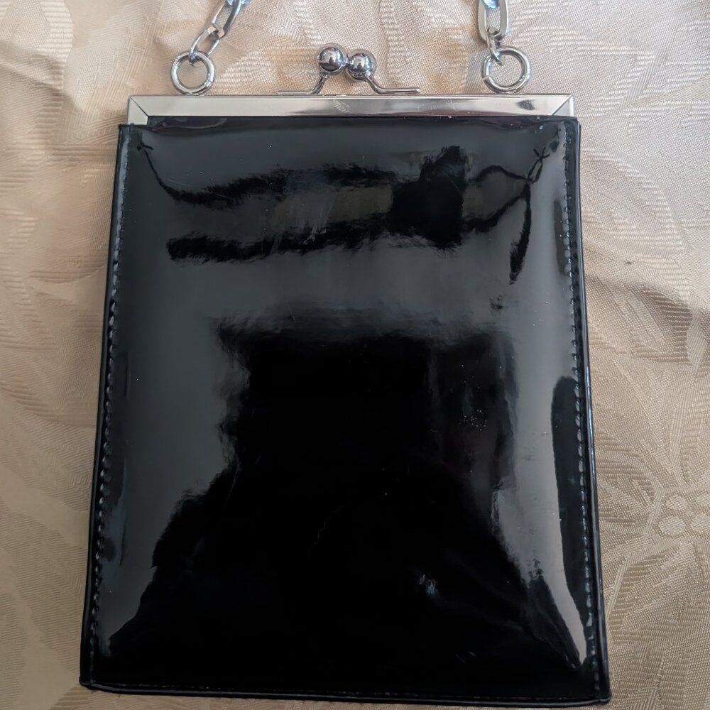 Vintage Linea Pelle classic black patent leather leather purse